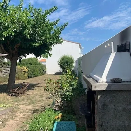 Maison De Familiale Proche Commerces Et