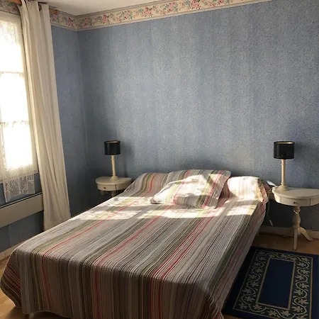 Maison De Familiale Proche Commerces Et La Flotte